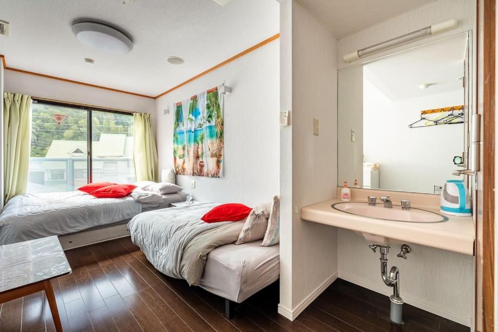 Mr. Tomo Kawana Aparthotel Ито Екстериор снимка